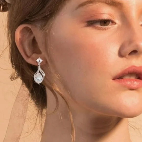 White Gold Double Twist Teardrop Diamond CZ Earrings NWT - Picture 4 of 5